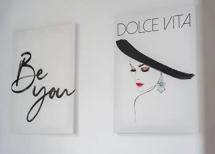 Kosciuszki 73 Center By Bookinghost Daire *